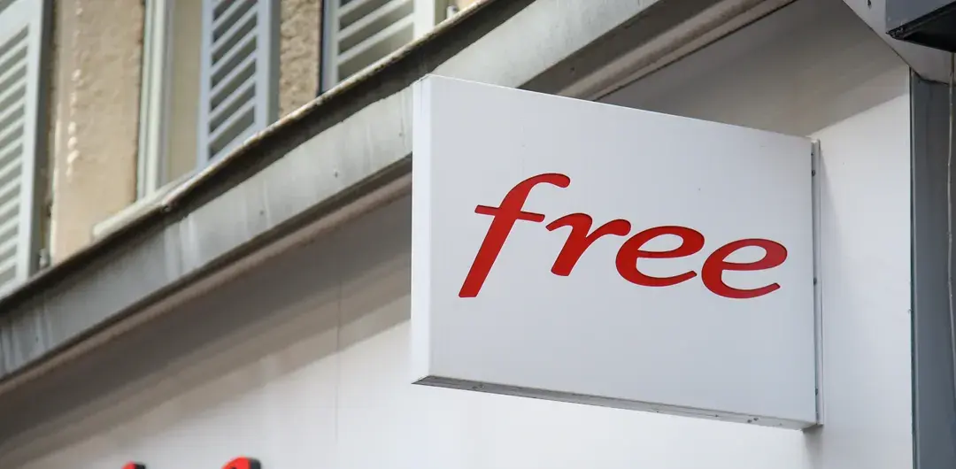 Blade and Cabinet signs